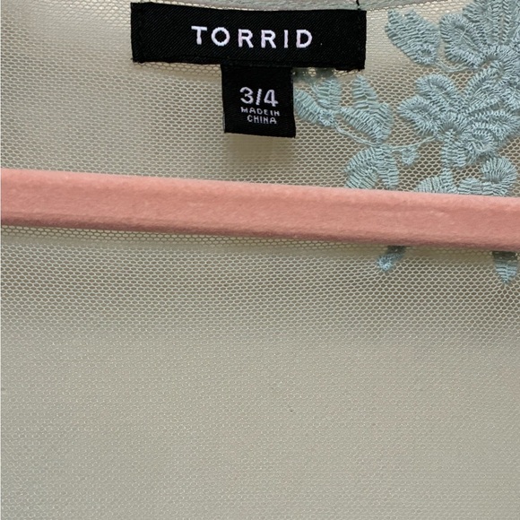 New Torrid Sheer Lace Kimono in Soft Green - Picture 2 of 5